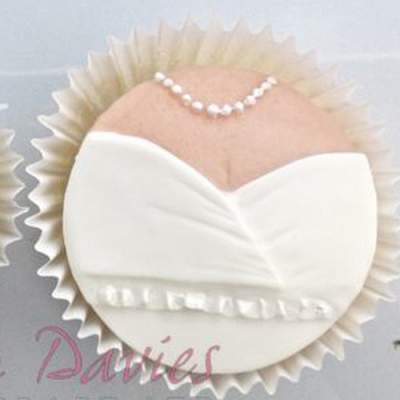 Karen Davies Cupcake Top Mold - Bride & Groom